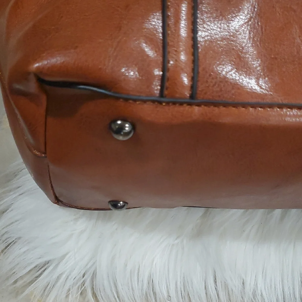Acelure Leather Tote Bag in Rich Brown - Picture 11 of 16